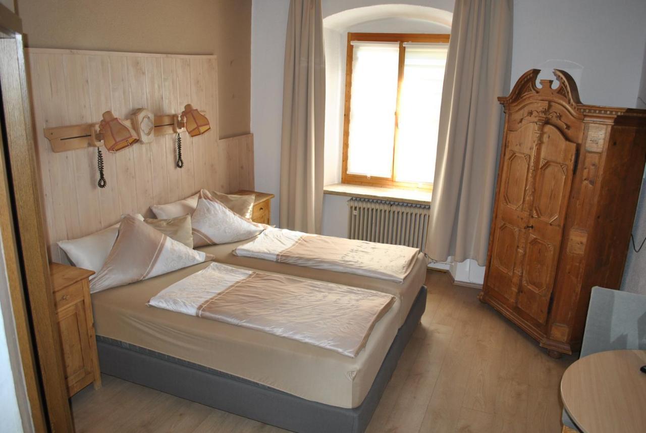 Hotel-Pension Schwarzer Adler Nabburg Exteriör bild